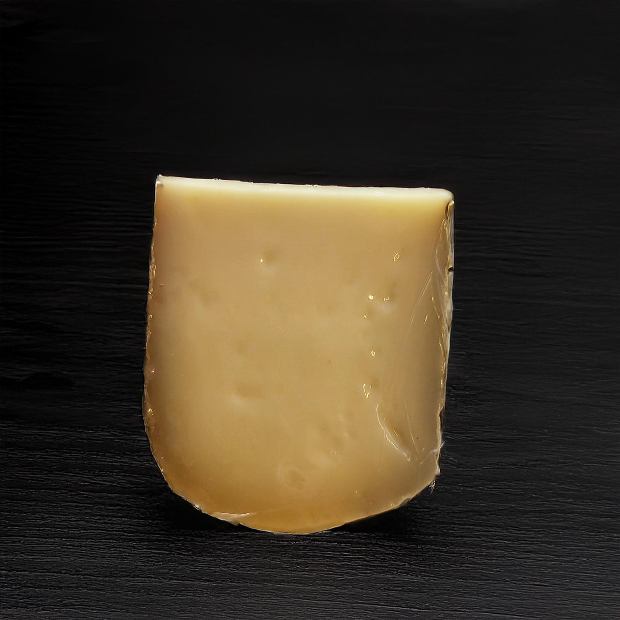 Formaggio Misto Stagionato in Foglie di Noci